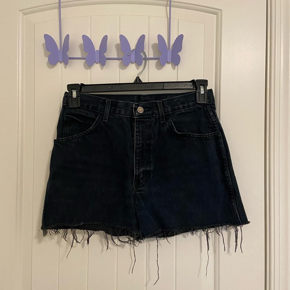 EUC Vintage Calvin Klein women’s black denim distressed shorts 100%‎ cotton 30
